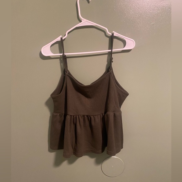 Green Sleeveless Buttoned Women's Top - Picture 3 of 4